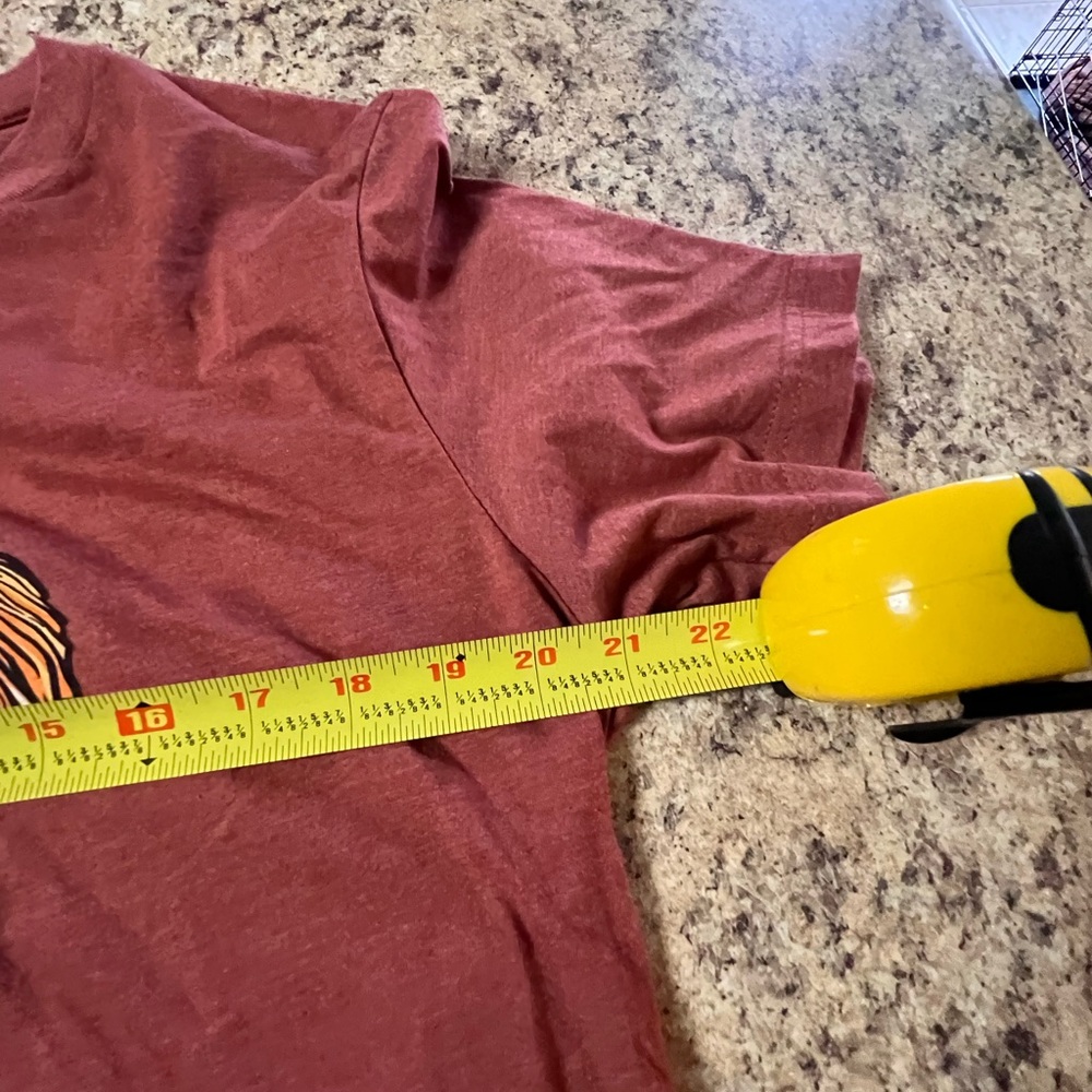 Wild Tribute lake Dog Graphic T-Shirt - Red - Picture 5 of 6